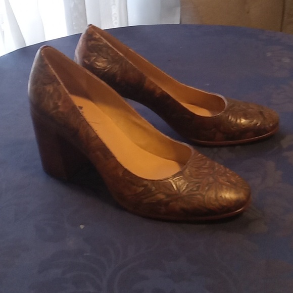 Patricia Nash Brown Heels - Picture 2 of 4